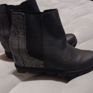 SOREL Textured Black Ankle Boots